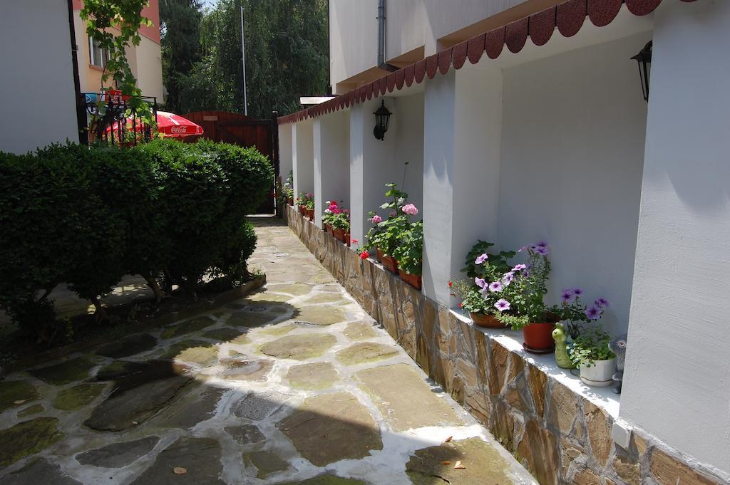Kazasovata Guest House Trjavna Rum bild