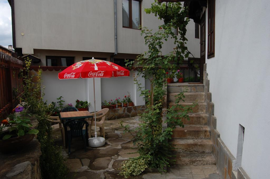 Kazasovata Guest House Trjavna Rum bild