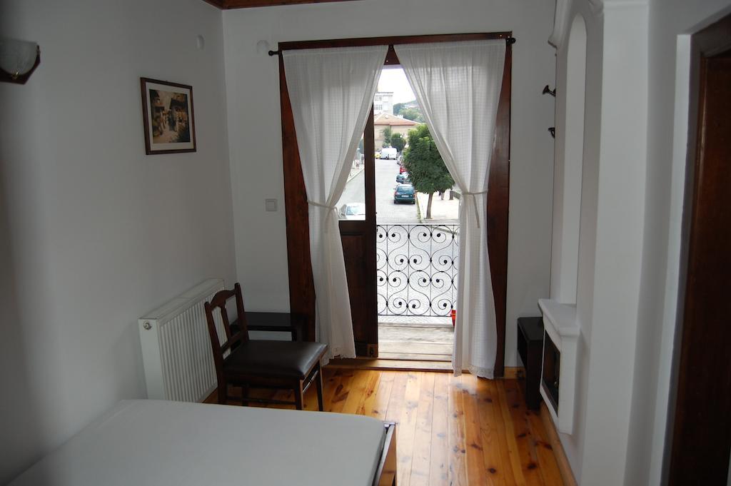 Kazasovata Guest House Trjavna Rum bild