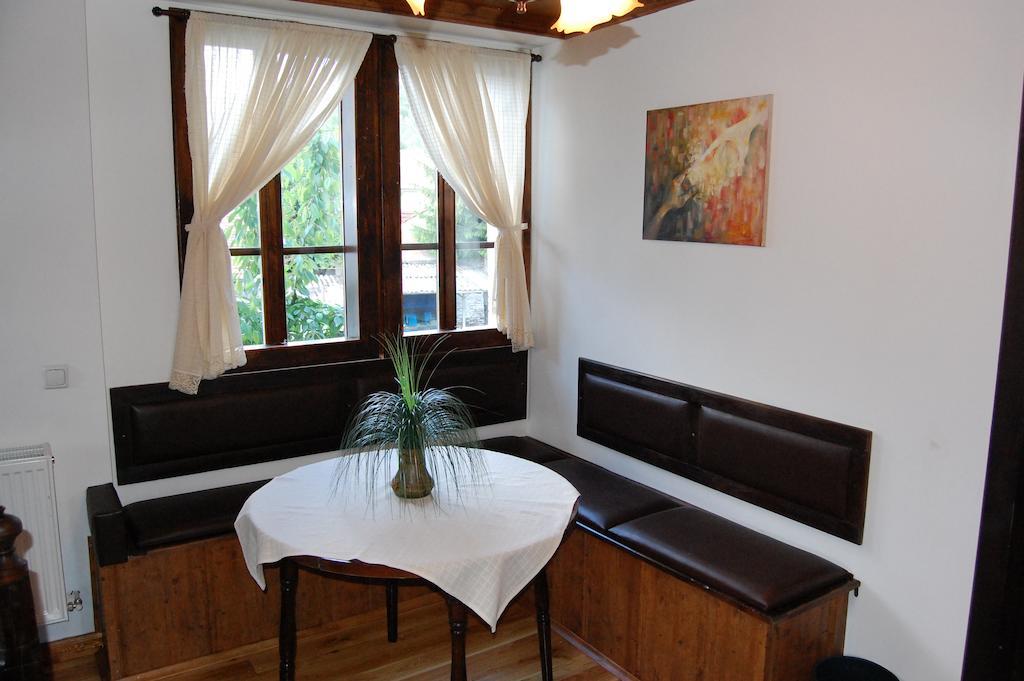 Kazasovata Guest House Trjavna Rum bild