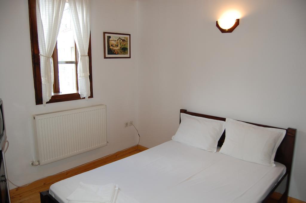 Kazasovata Guest House Trjavna Exteriör bild